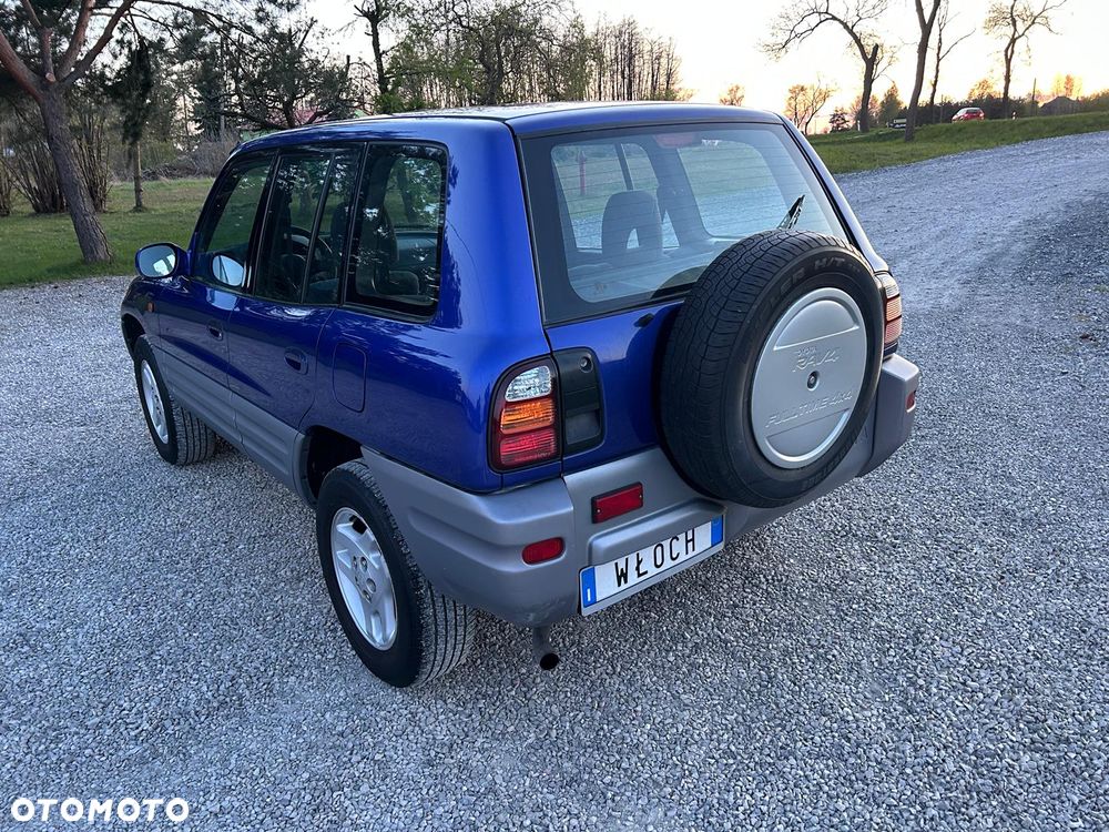 Toyota RAV4 - 2