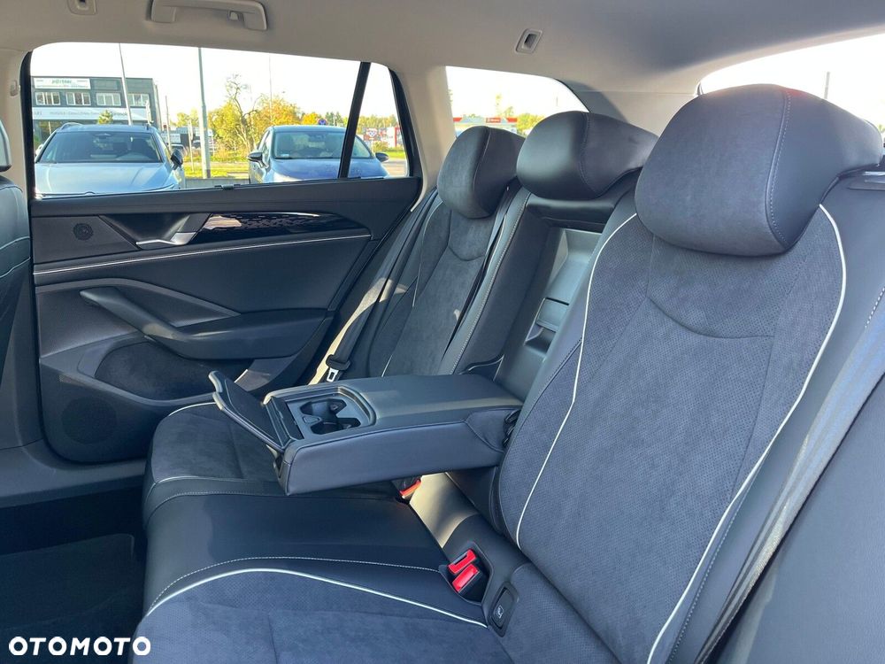 Volkswagen Passat - 16