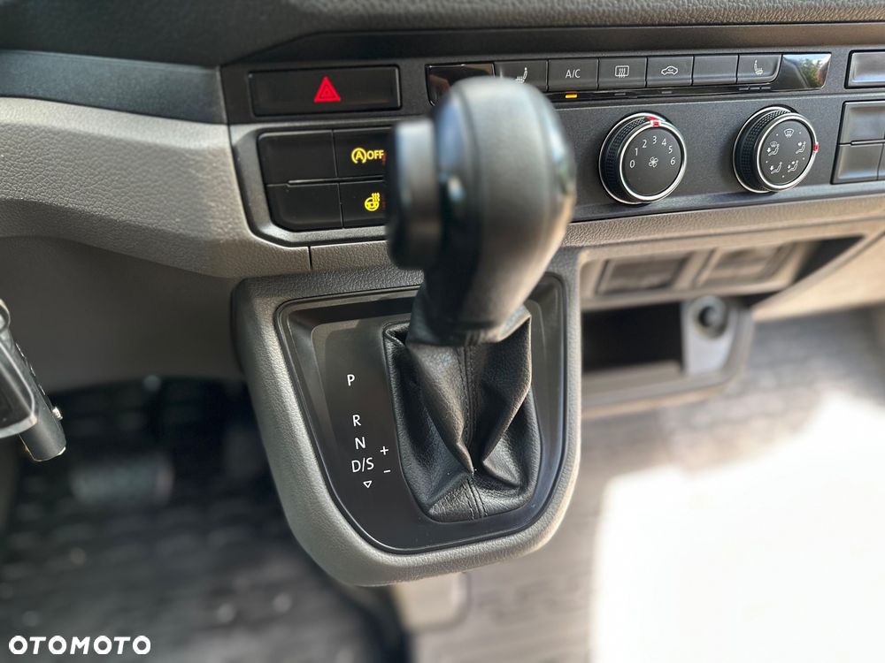 Volkswagen Crafter Brygadówka 5 osobowa - 27