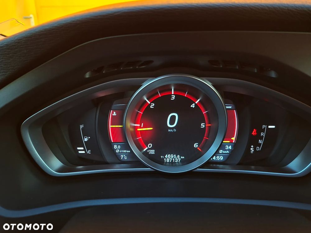 Volvo V40 Cross Country D3 Geartronic Ocean Race - 33