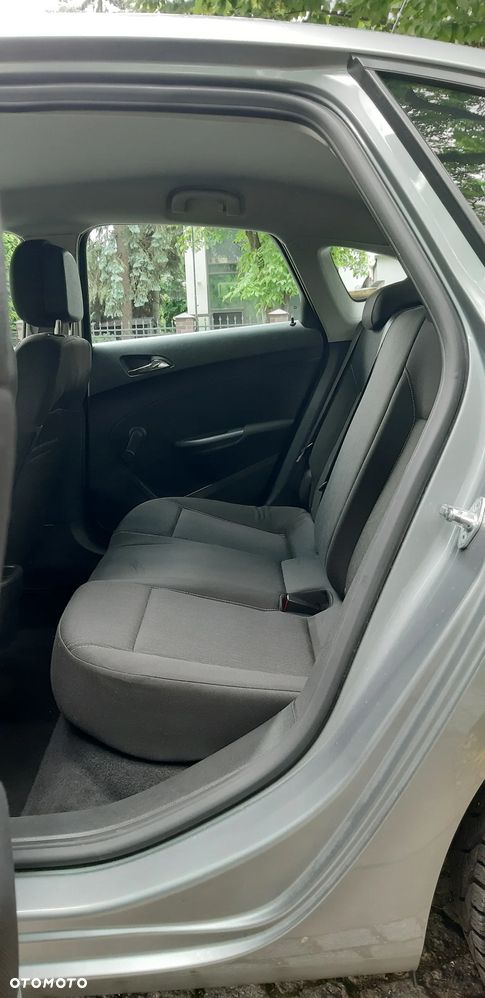 Opel Astra 1.6 Enjoy - 12