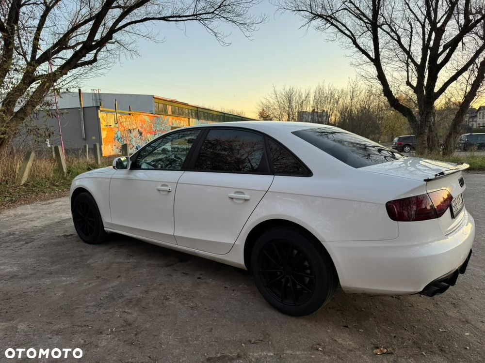 Audi A4 Limousine - 9