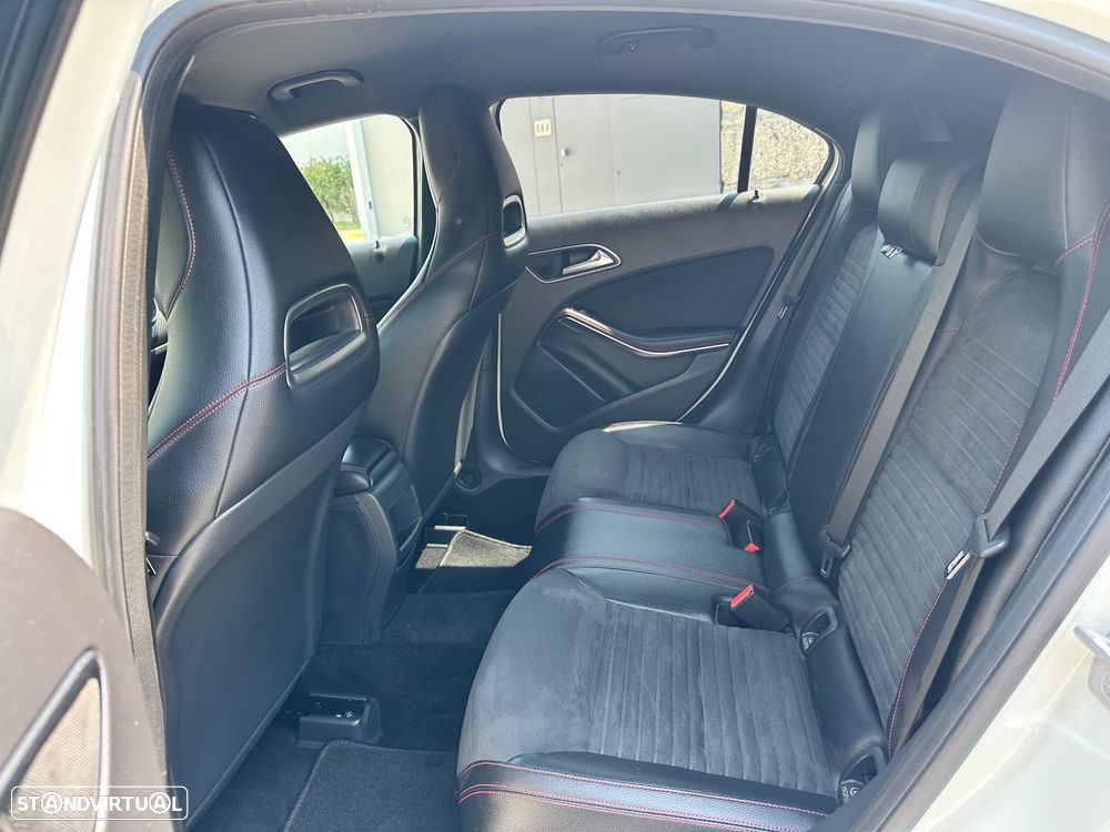 Mercedes-Benz A 180 d AMG Line - 31
