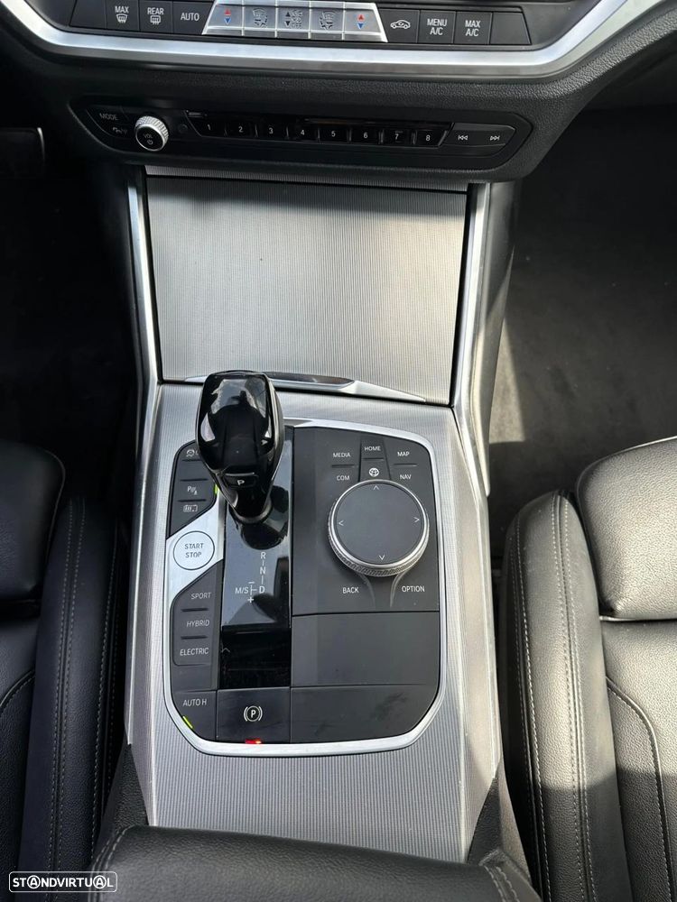 BMW 330 e Pack Desportivo M Pro Auto - 22