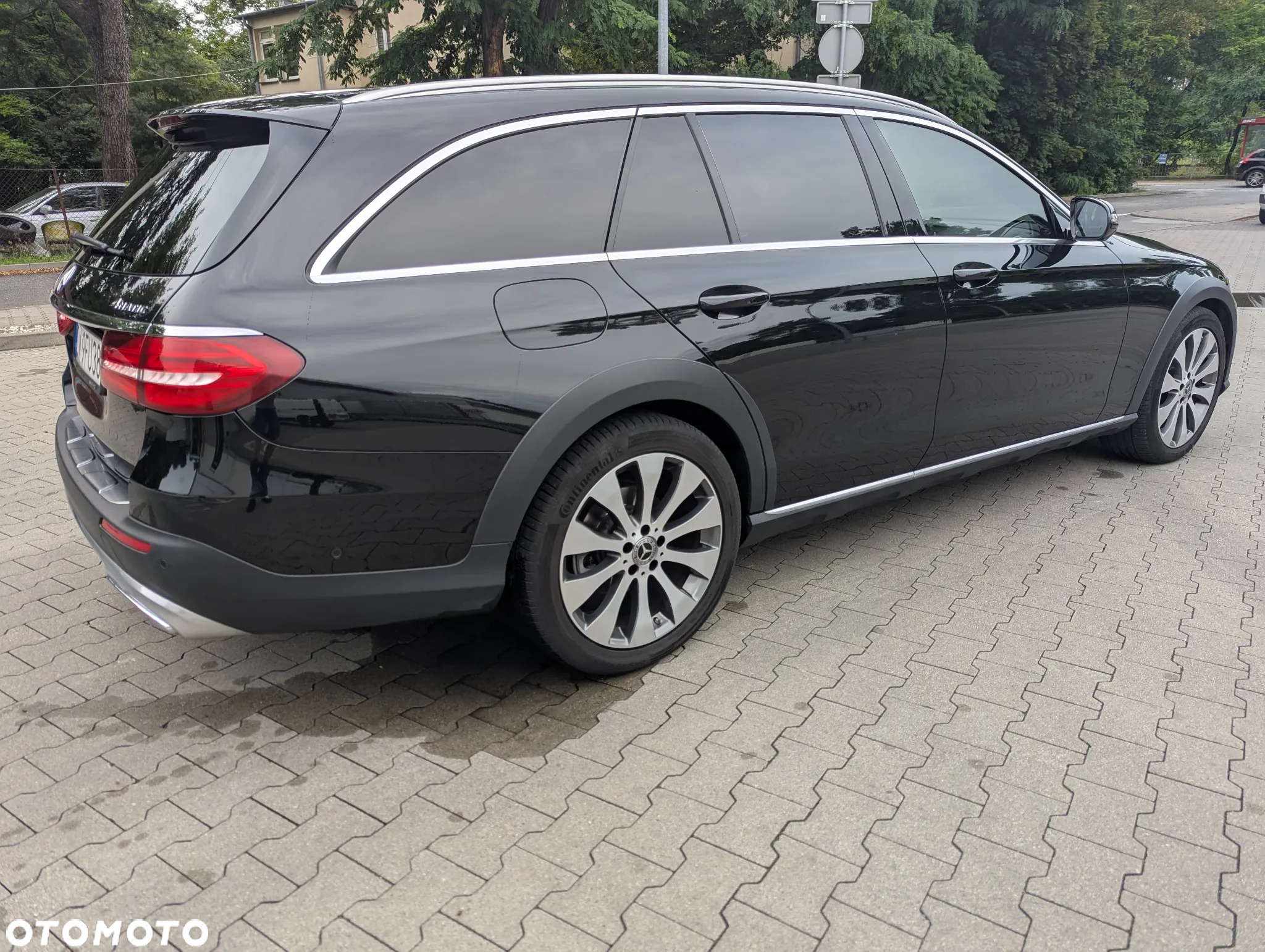 Mercedes-Benz Klasa E 220 d 4-Matic All-Terrain - 2
