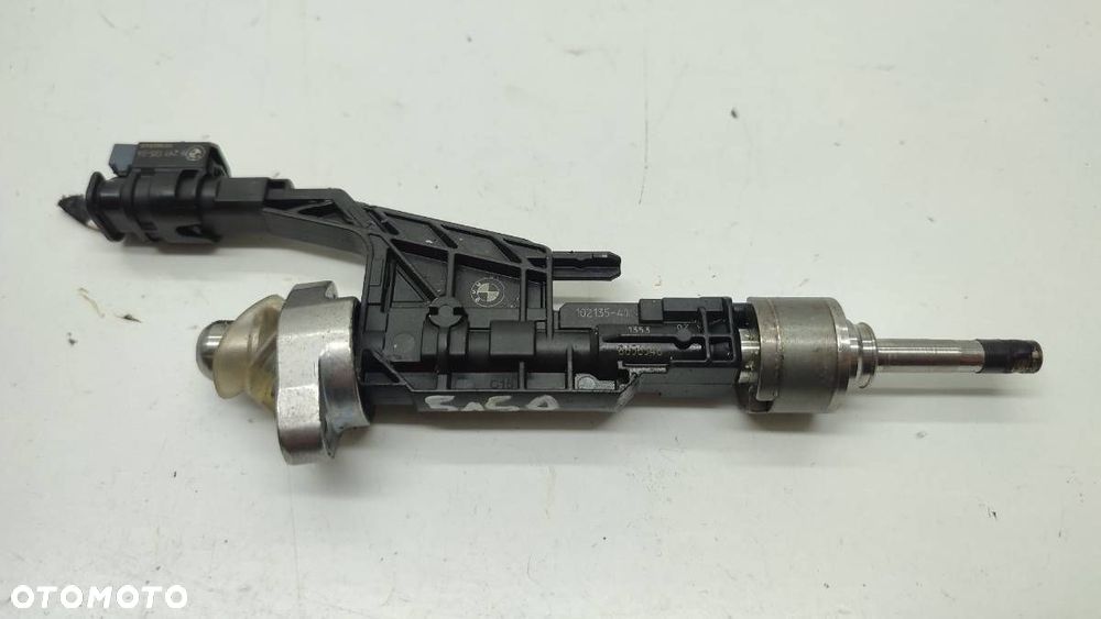 WTRYSKIWACZ PALIWA 102135-41 BMW G20 G21 330E 2021 - 1