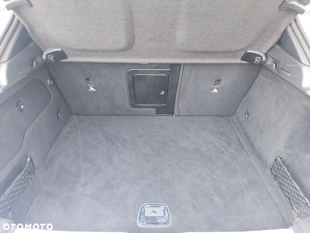 Mercedes-Benz GLA 250 7G-DCT - 21