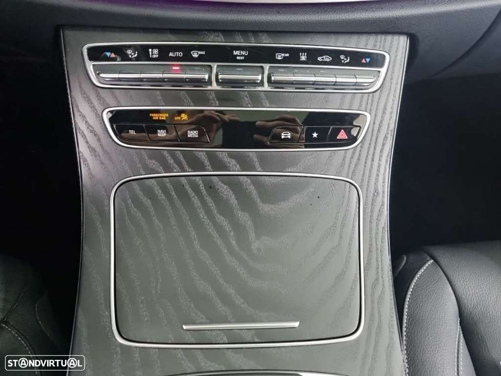 Mercedes-Benz E 300 e Station 9G-TRONIC AMG Line - 9