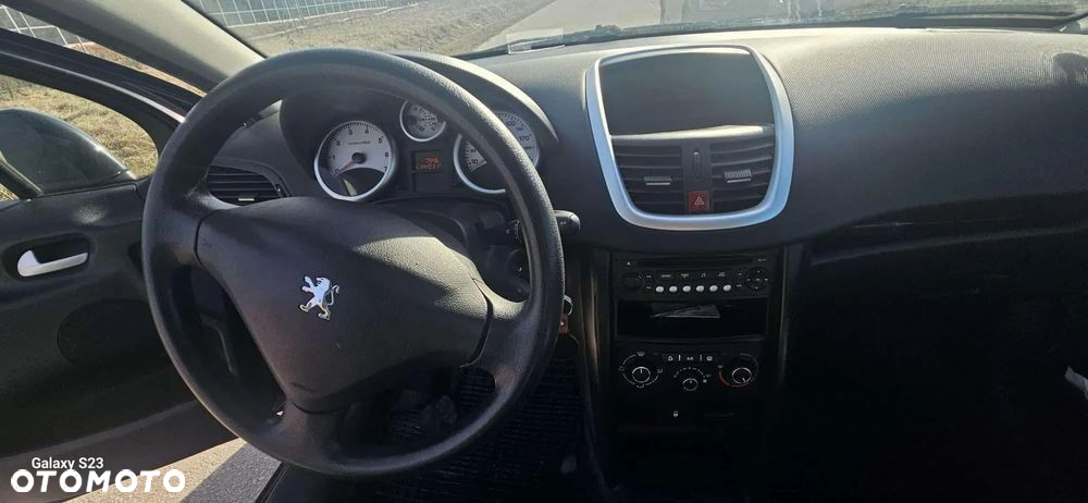 Peugeot 207 1.4 16V Trendy - 7