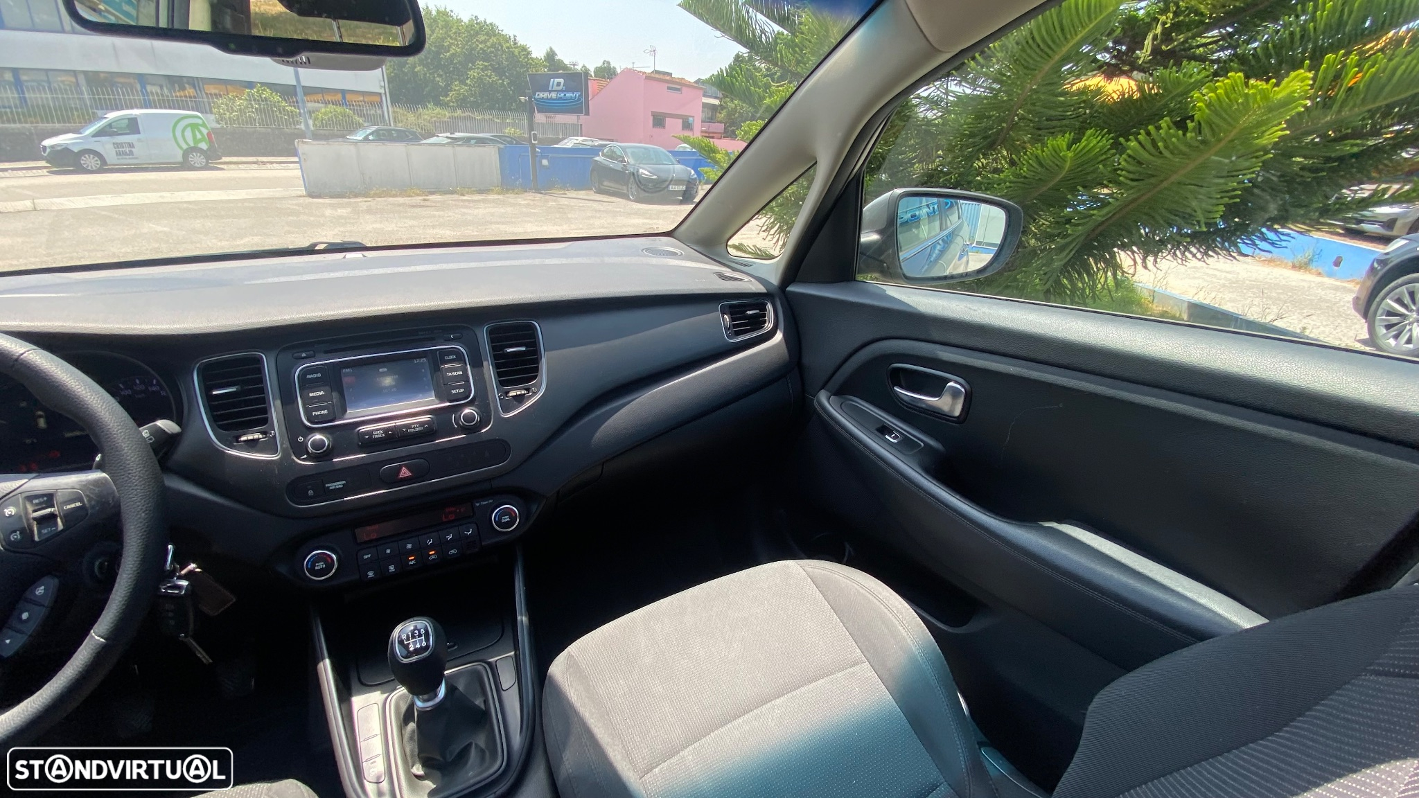Kia Carens 1.7 CRDi ISG TX - 27