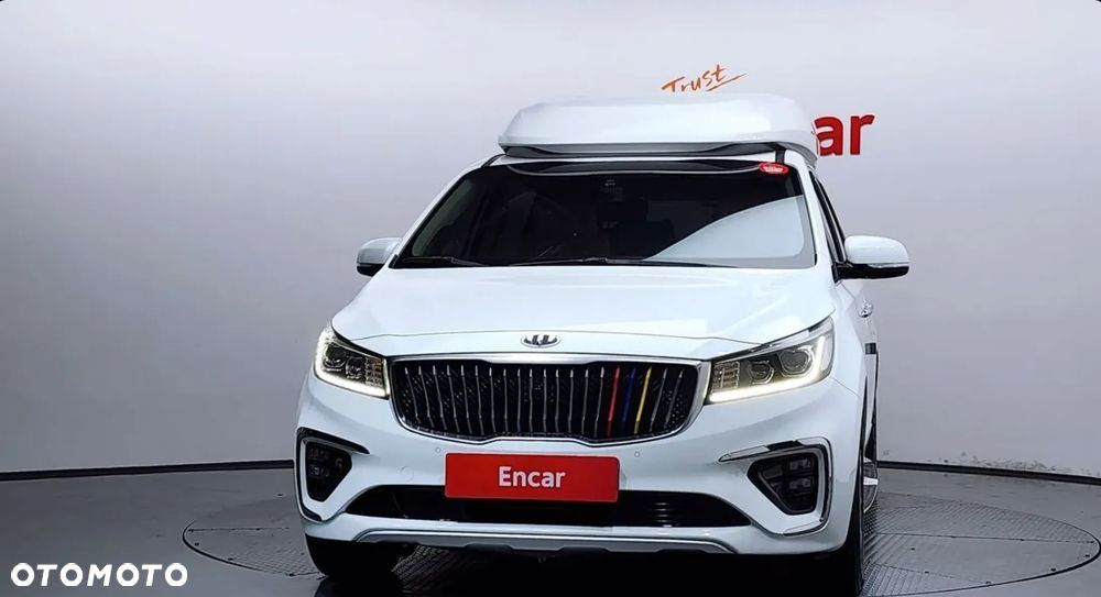 Kia Carnival - 13