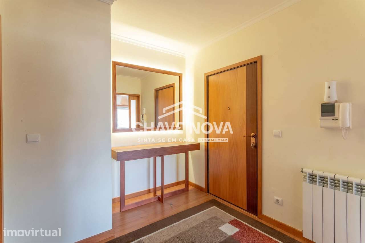 MR - Apartamento T2, Pedroso, Sul/ Poente, varandas, garagem e arrumos - Grande imagem: 2/54