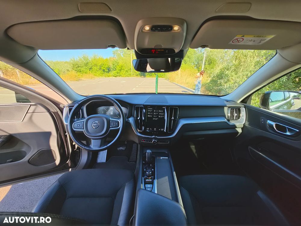 Volvo XC 60 B4 MHEV Momentum Pro - 4