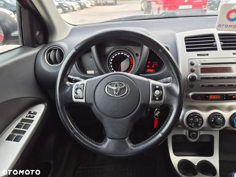 Toyota Urban Cruiser - 23