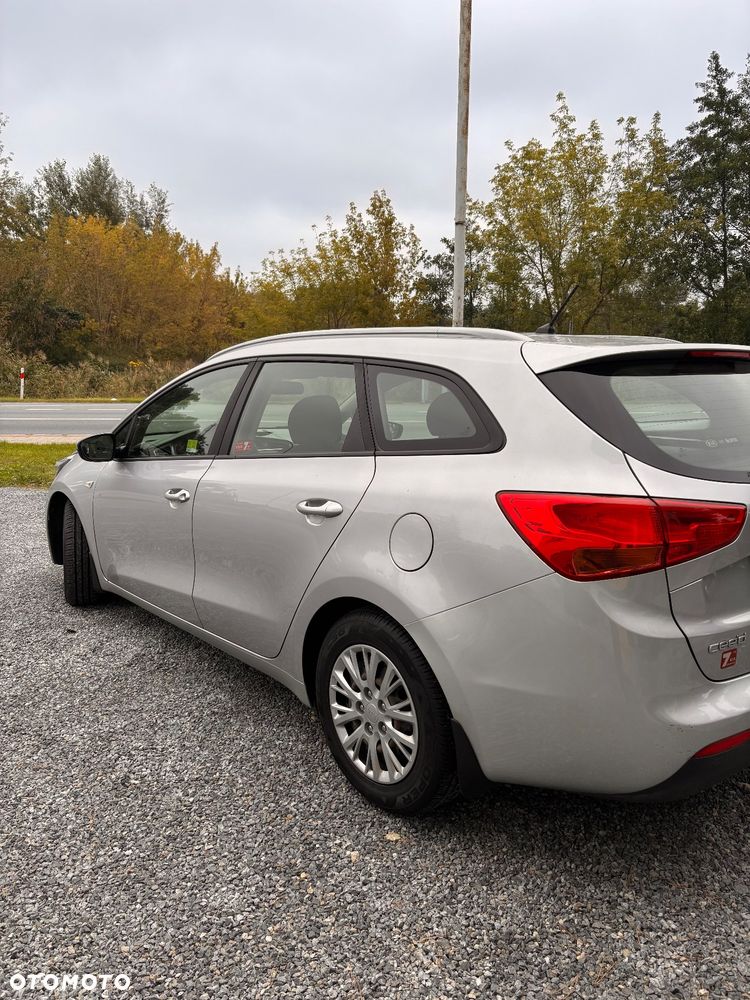 Kia Ceed - 8