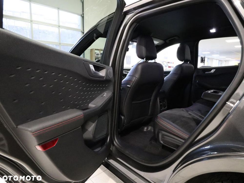 Ford Kuga 2.5 Duratec PHEV ST-LINE - 22