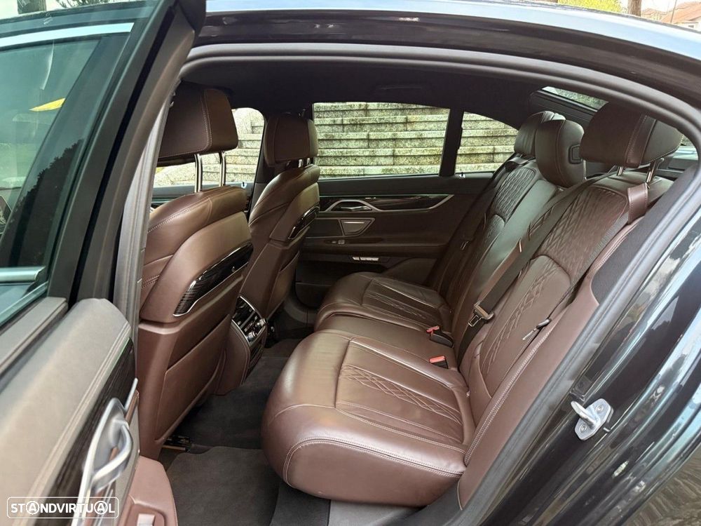 BMW 730 d Pack M Auto - 11