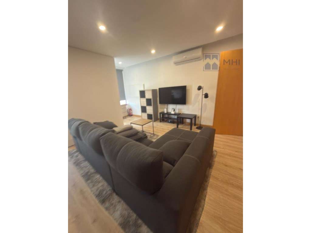 Arrenda-se Apartamento T1 totalmente equipado em Vila Maior - Sta M... - Grande imagem: 5/26