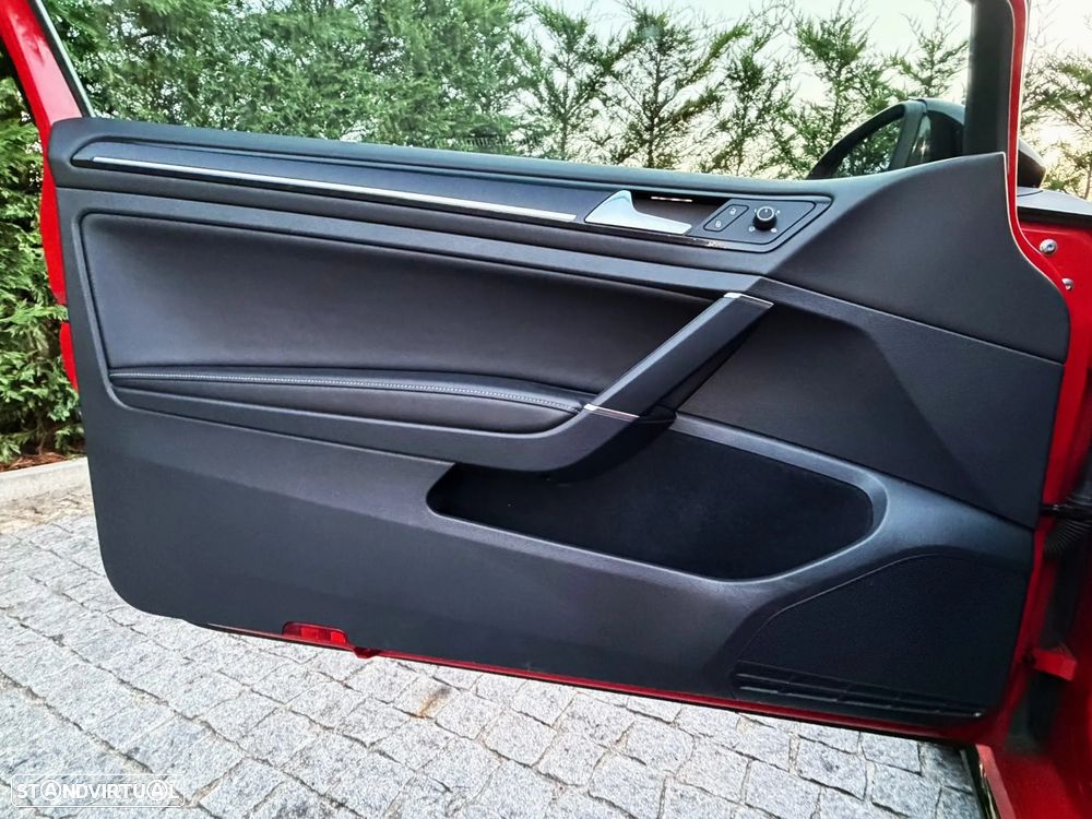 VW Golf R 2.0 TSI OPF 4Motion DSG - 10