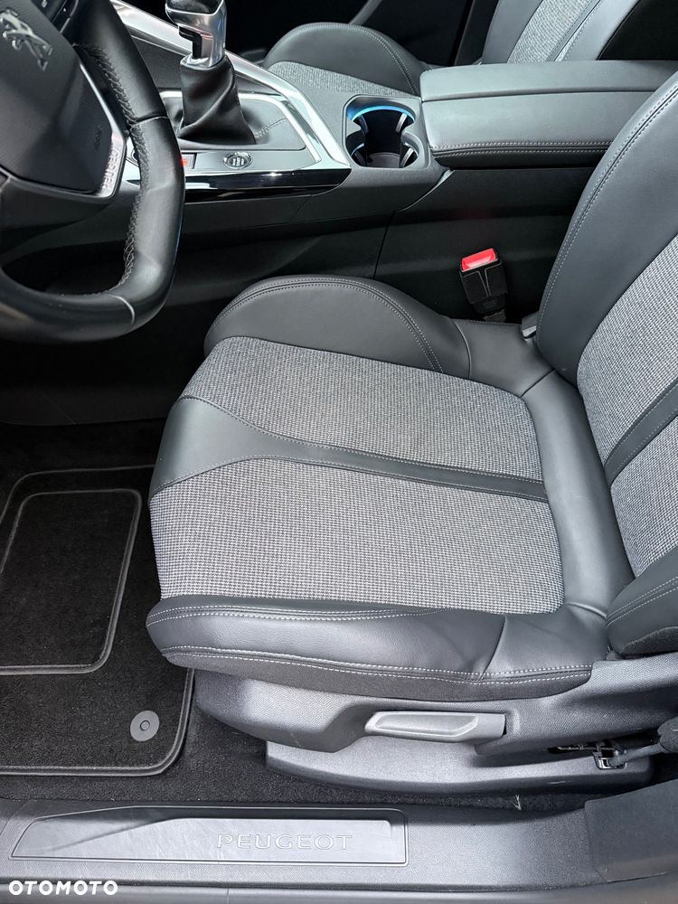 Peugeot 5008 - 25