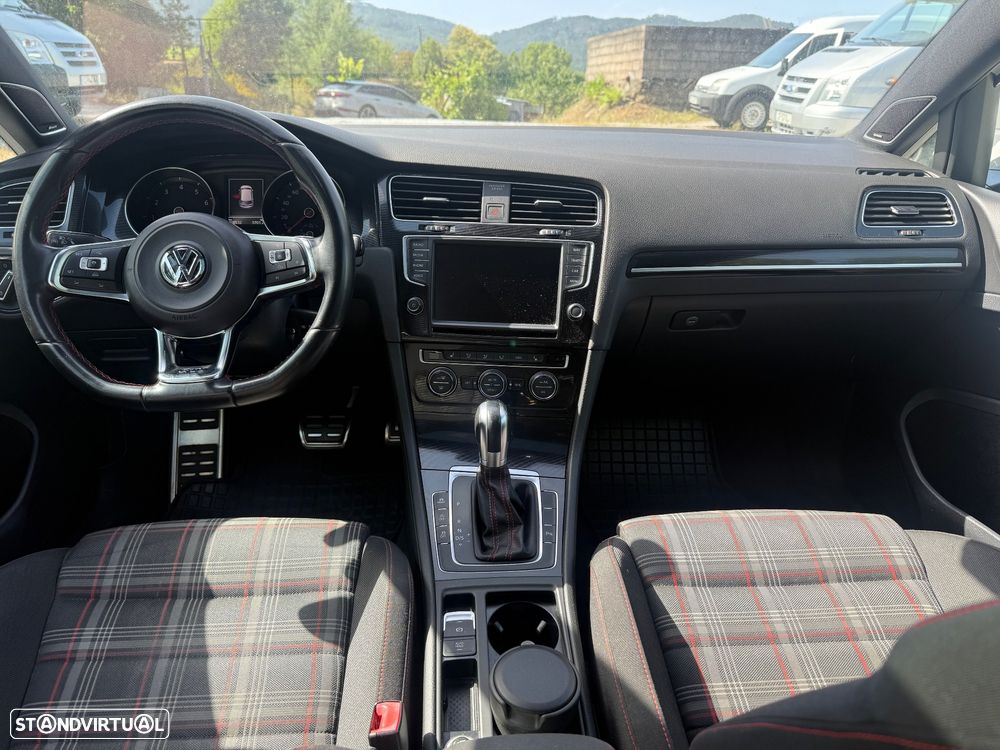 VW Golf GTI Performance BlueMotion DSG - 10