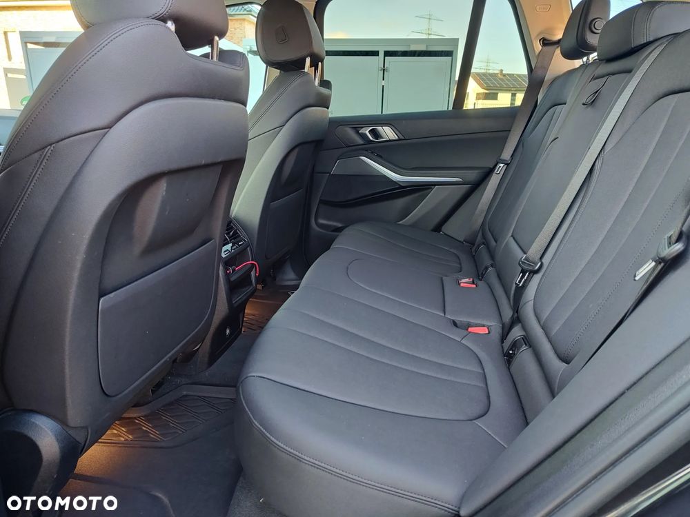 BMW X5 xDrive25d xLine - 17