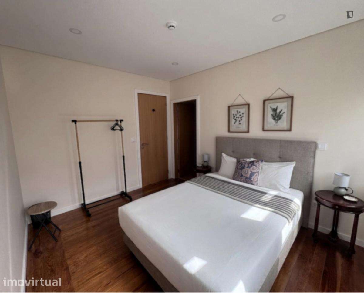 Quarto - localizado em Paranhos Porto - Grande imagem: 4/18