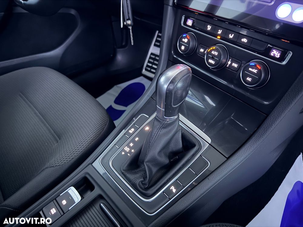 Volkswagen Golf 1.0 TSI DSG Comfortline - 14