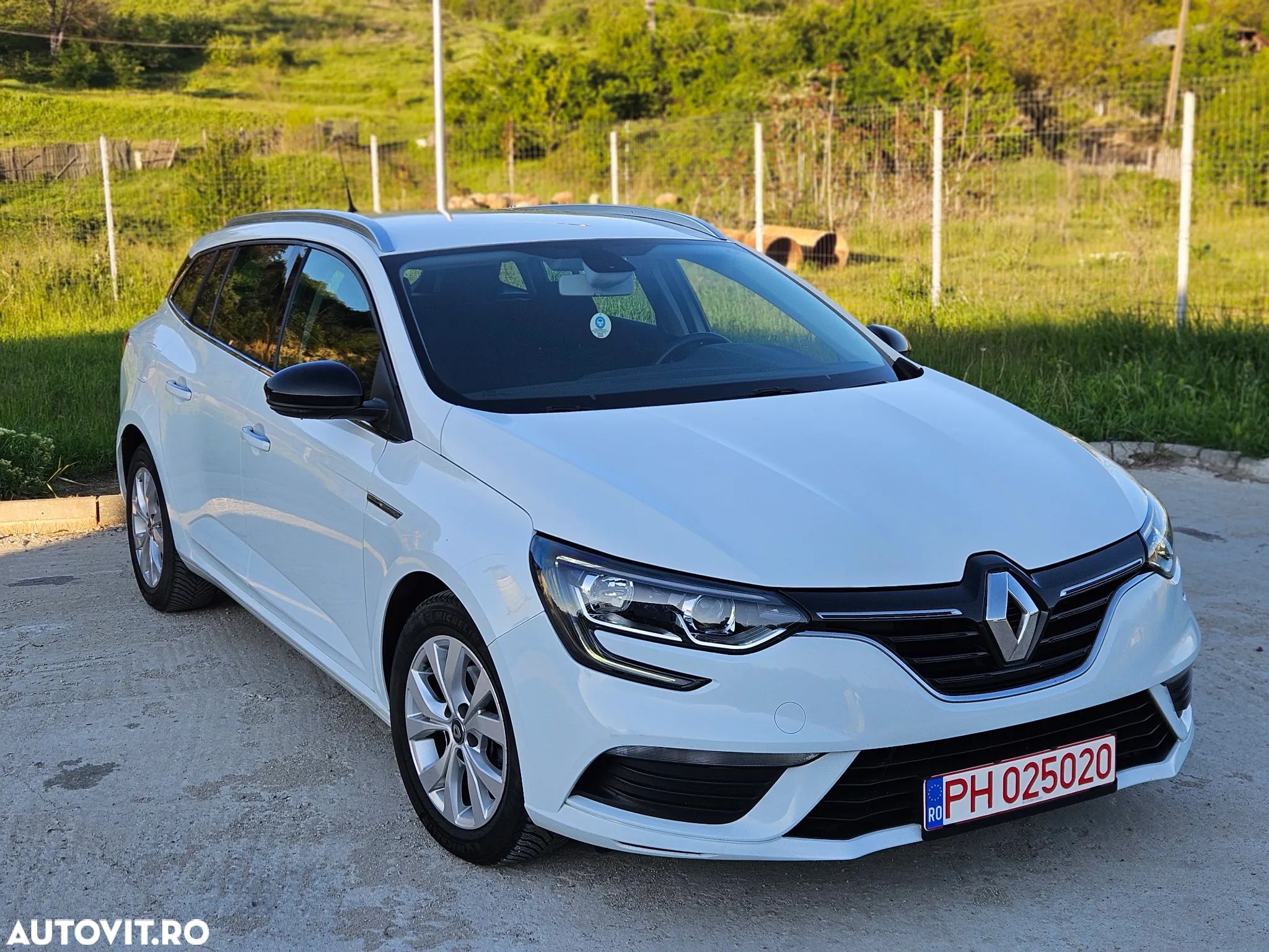 Renault Megane BLUE dCi Limited - 1