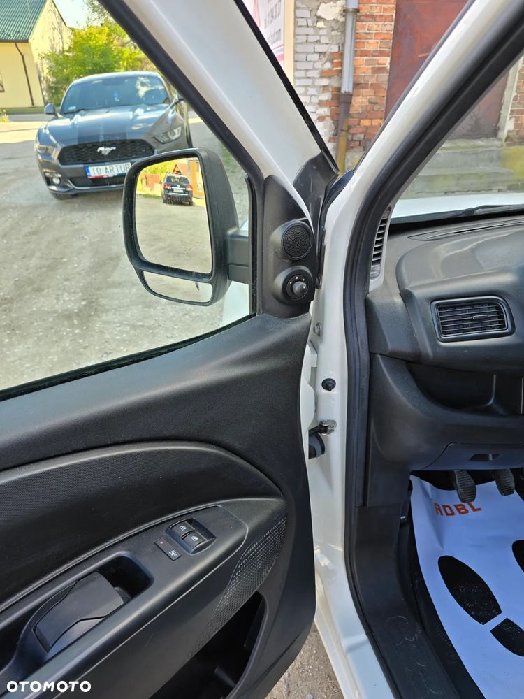 Opel COMBO - 8