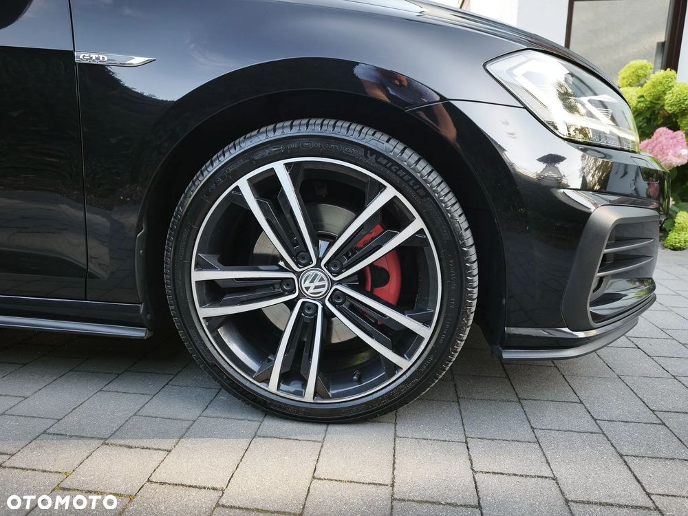 Volkswagen Golf - 24