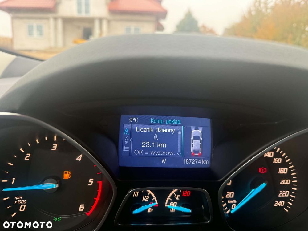 Ford Kuga - 11