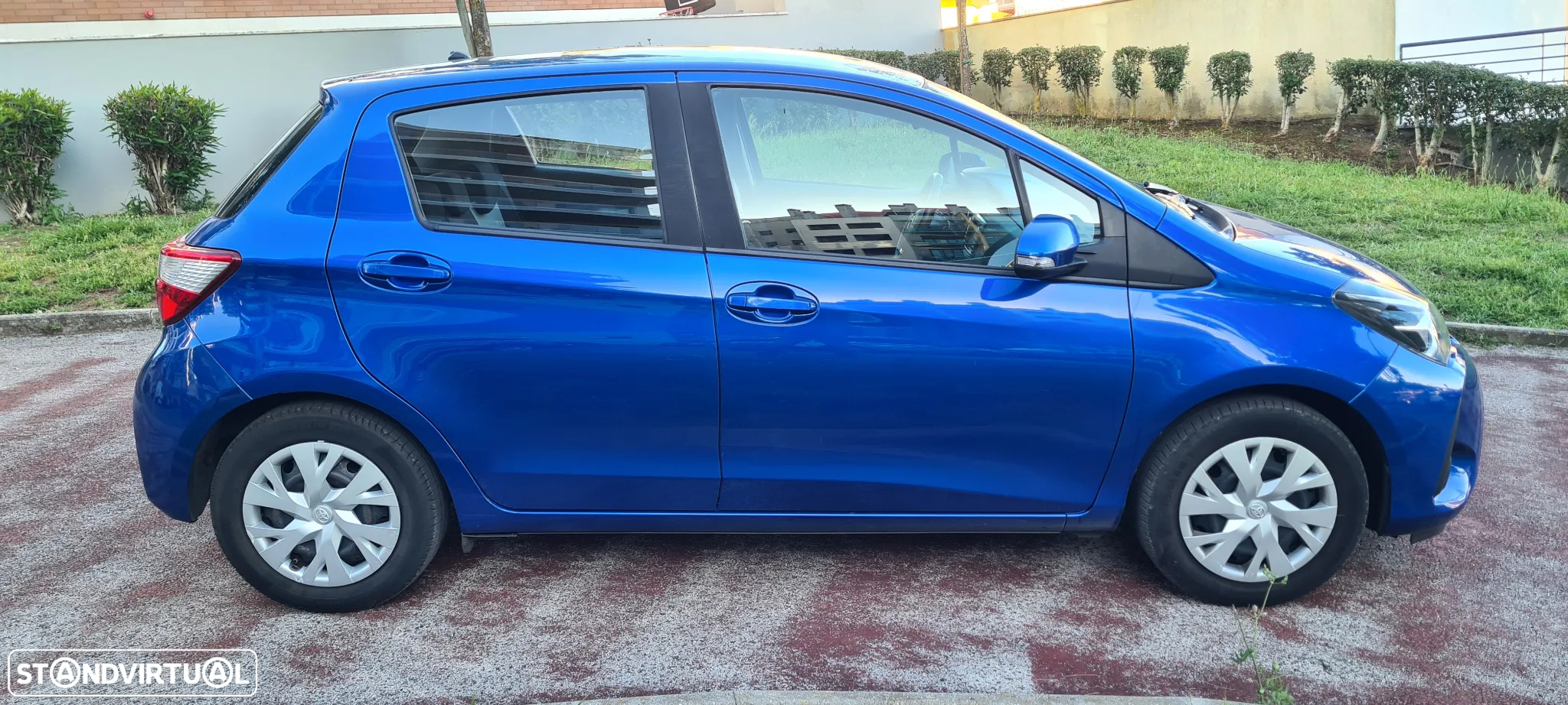 Toyota Yaris 1.0 VVT-i Exclusive - 5