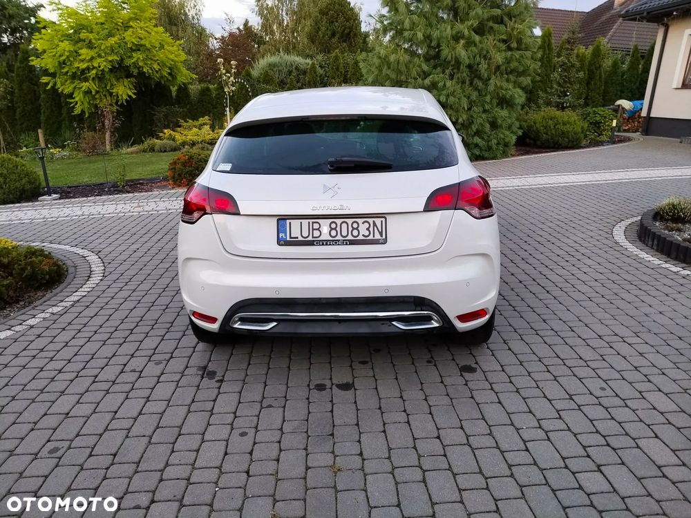 Citroën DS4 1.6 HDi SoChic - 10