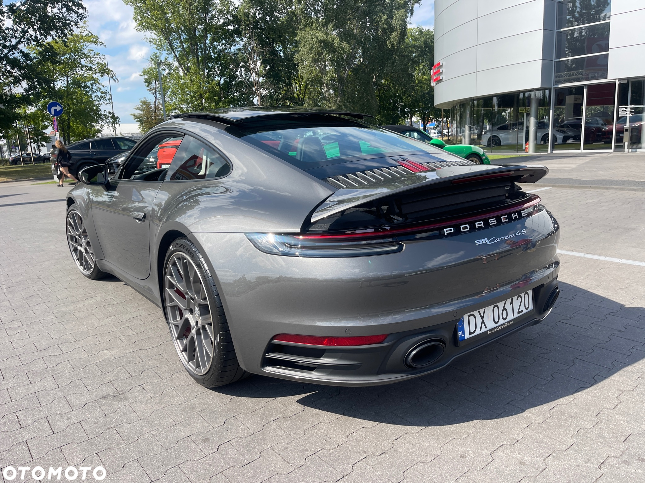 Porsche 911 Carrera 4S - 12
