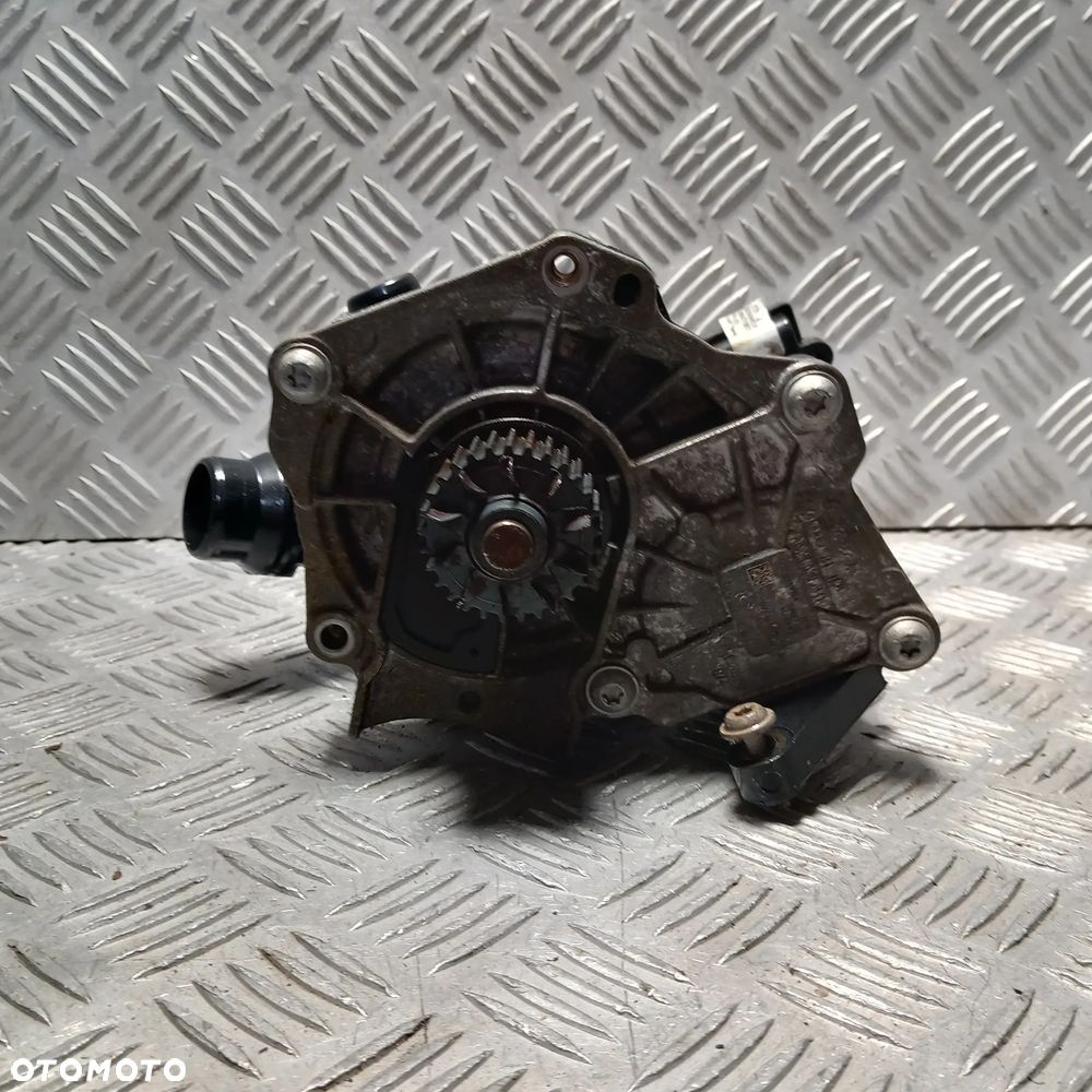 AUDI A4 B9 POMPA WODY OBUDOWA TERMOSTATU 06L121111H - 9