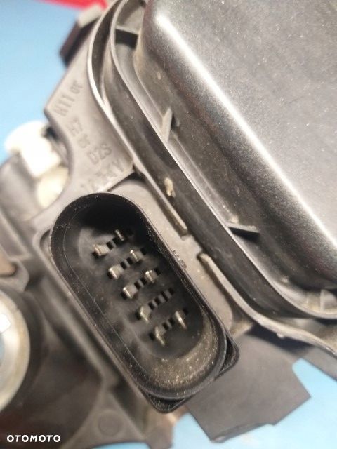 Audi a3 8p lampa lewy przód 8p0941003l - 4