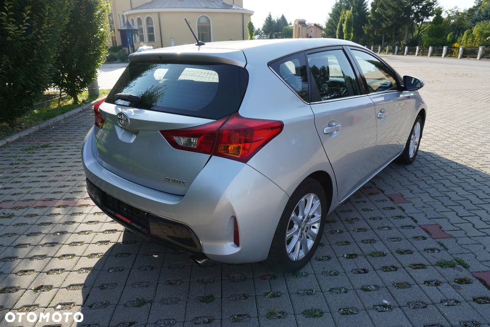 Toyota Auris 1.6 Executive - 6