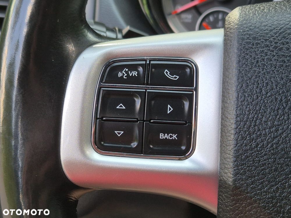 Dodge Grand Caravan - 11