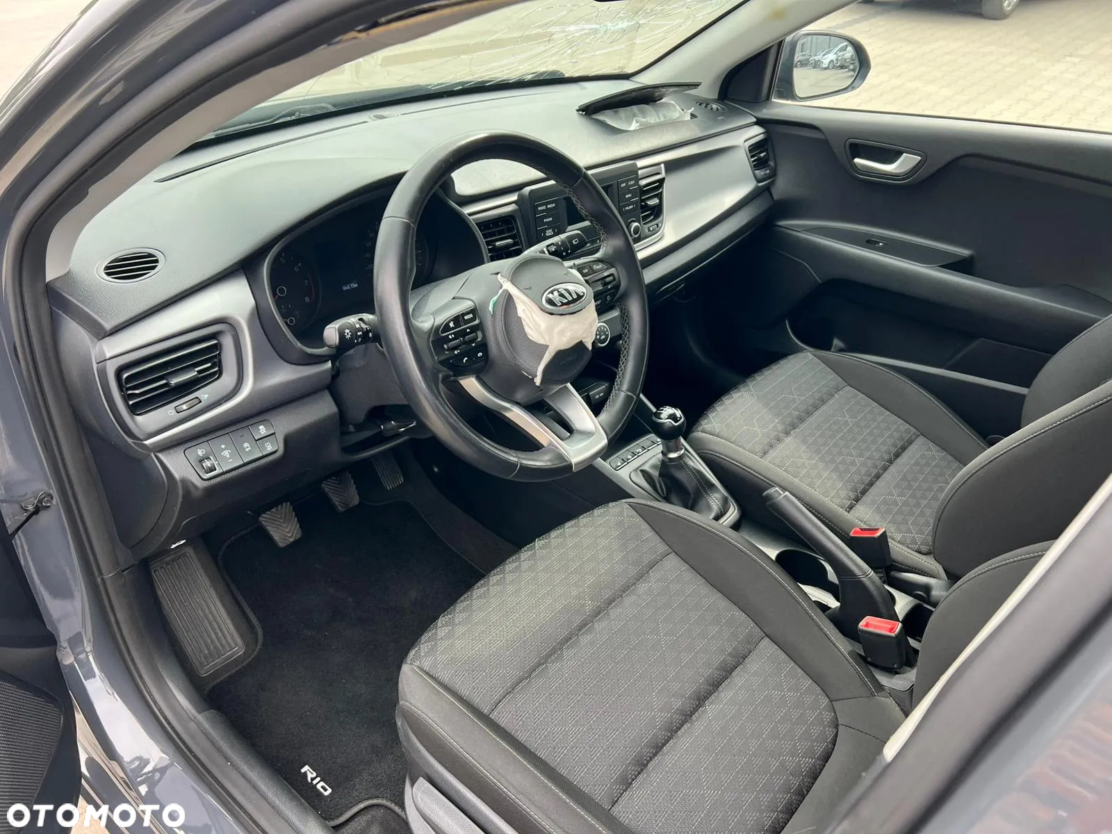 Kia Rio 1.2 M - 8