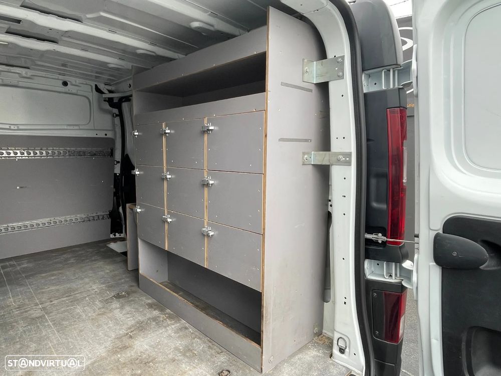 Renault Trafic 2.0 dCi IVA Dedutível - 27