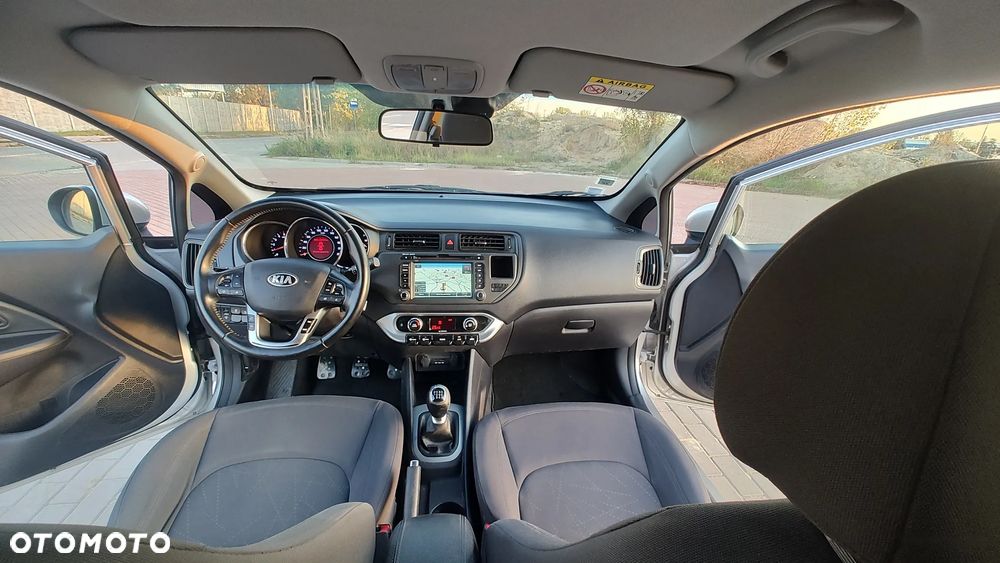 Kia Rio - 5