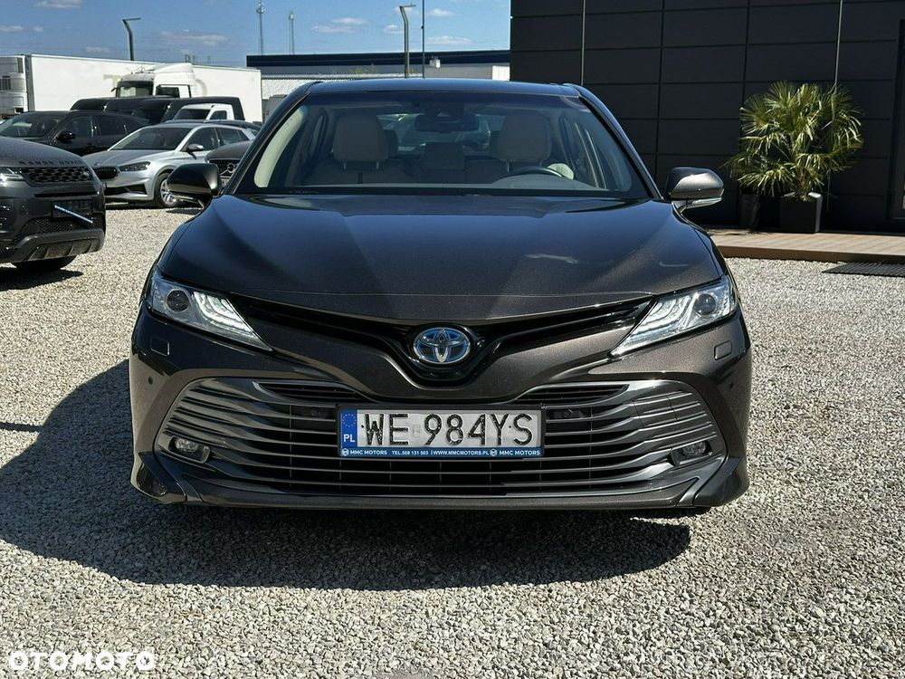 Toyota Camry - 5