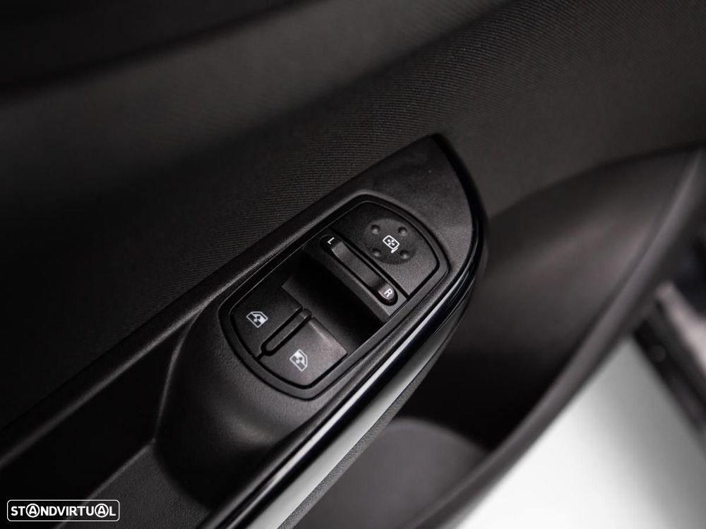 Opel Corsa Van Outro - 10