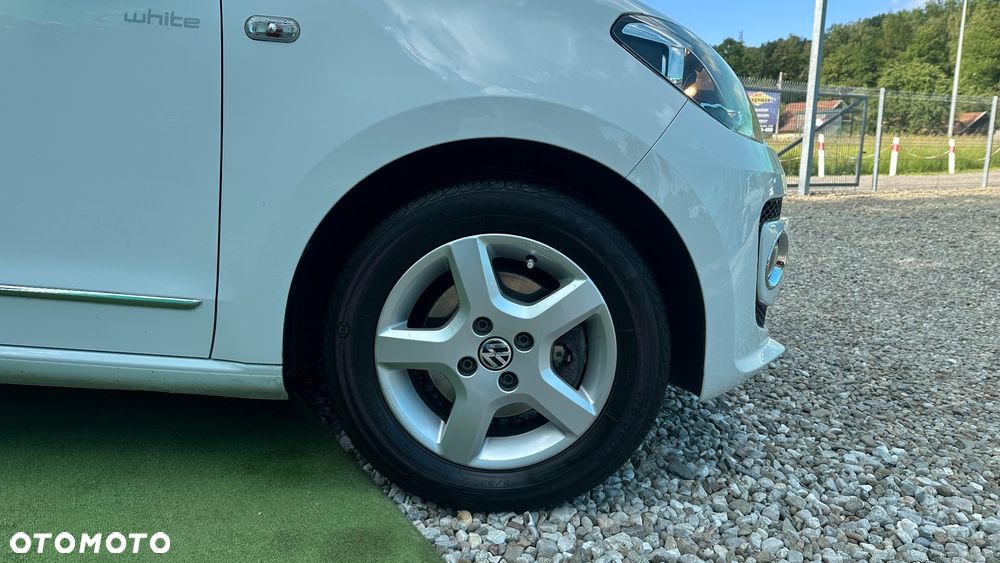 Volkswagen up! black - 18