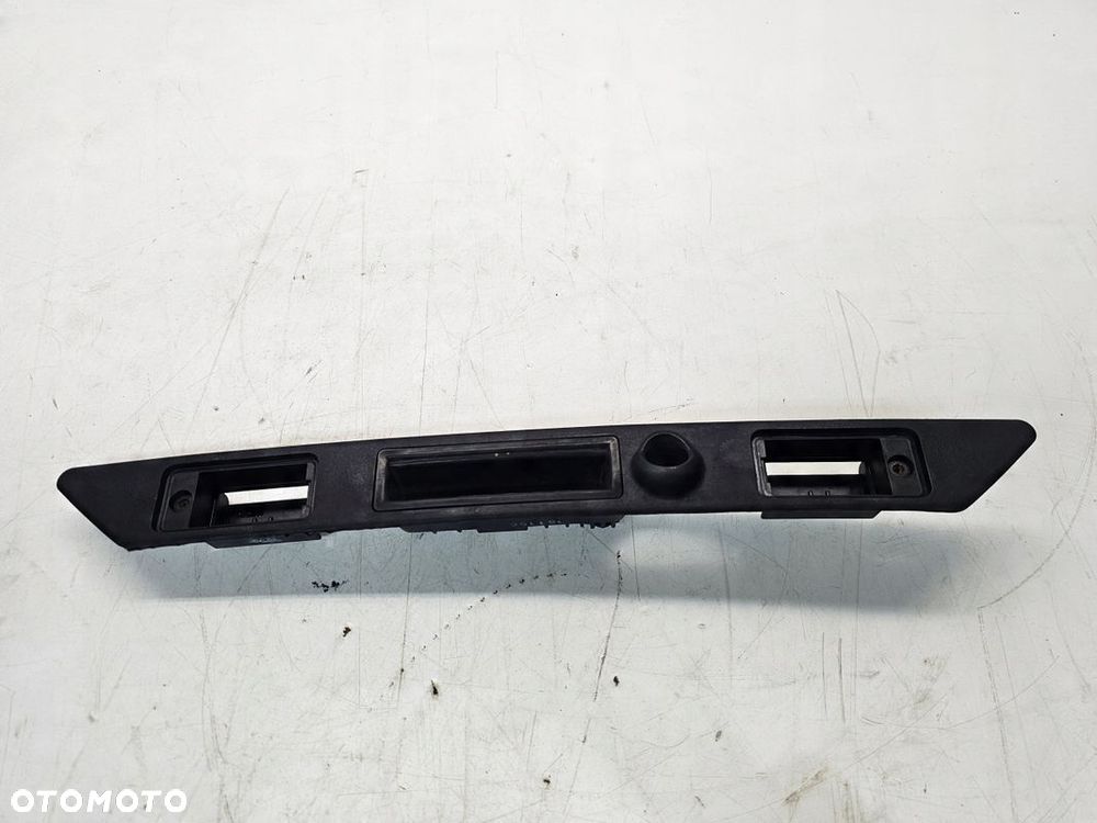 OBUDOWA PODŚWIETLENIA TABLICY AUDI A3 A4 A6 8E0827574C - 2