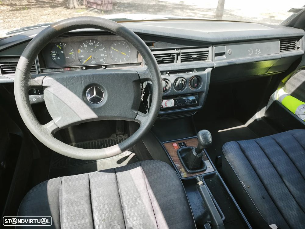 Mercedes-Benz W201 (1982-1993) 190 D 2.0 - 10