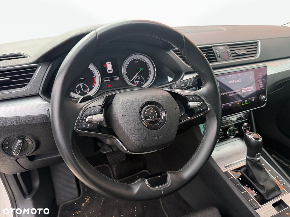 Skoda Superb 2.0 TDI SCR Ambition DSG - 11