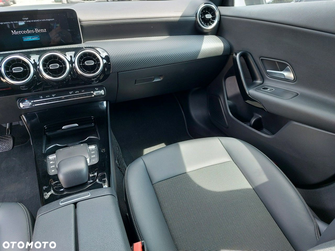 Mercedes-Benz CLA - 23