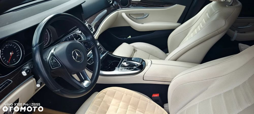 Mercedes-Benz Klasa E 220 d 4-Matic 9G-TRONIC - 13